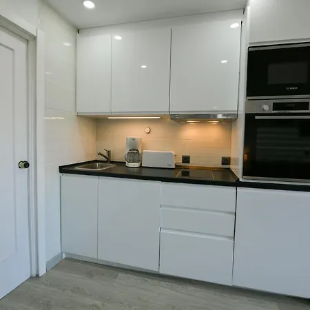 Benal Beach Sea Front Holiday Apartment